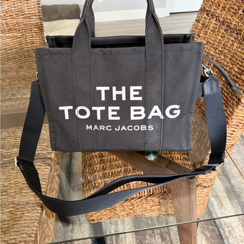 Marc Jacobs Black Canvas Tote💕 - Picture 2 of 5